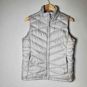 The North Face Light Grey 550 Fill Goose Down puffer vest in Excellent condition
